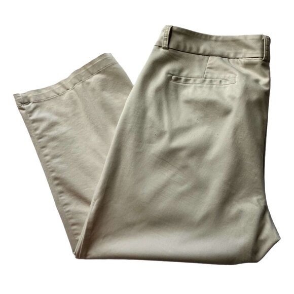 Dockers Mid-Rise Curvy Dress Capris (1428-2) - Picture 2 of 2